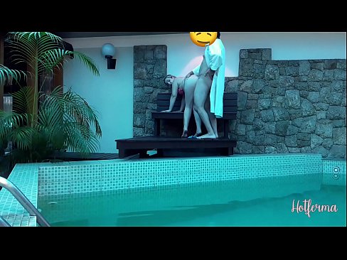 ❤️ Baas nooi bediende swembad toe, maar kon nie 'n warm weerstaan ​​nie ❤ Fok video  by porn af.filmepornonline.ru